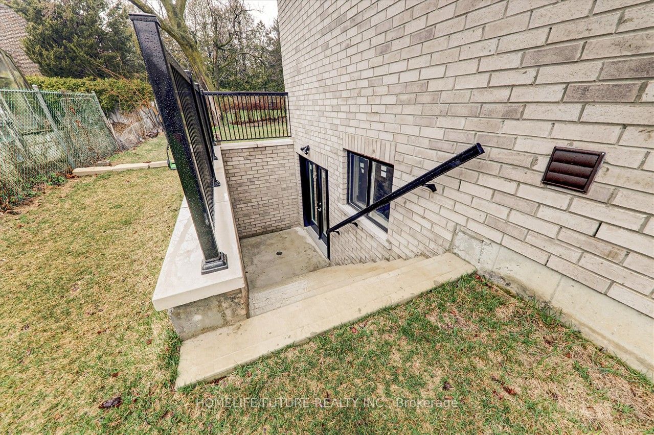 3836 Ellesmere Rd