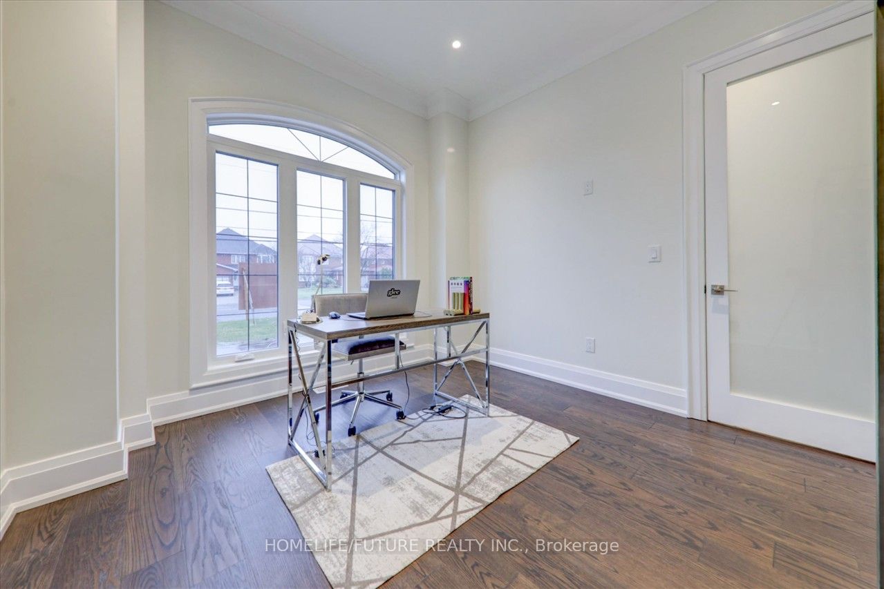 3836 Ellesmere Rd