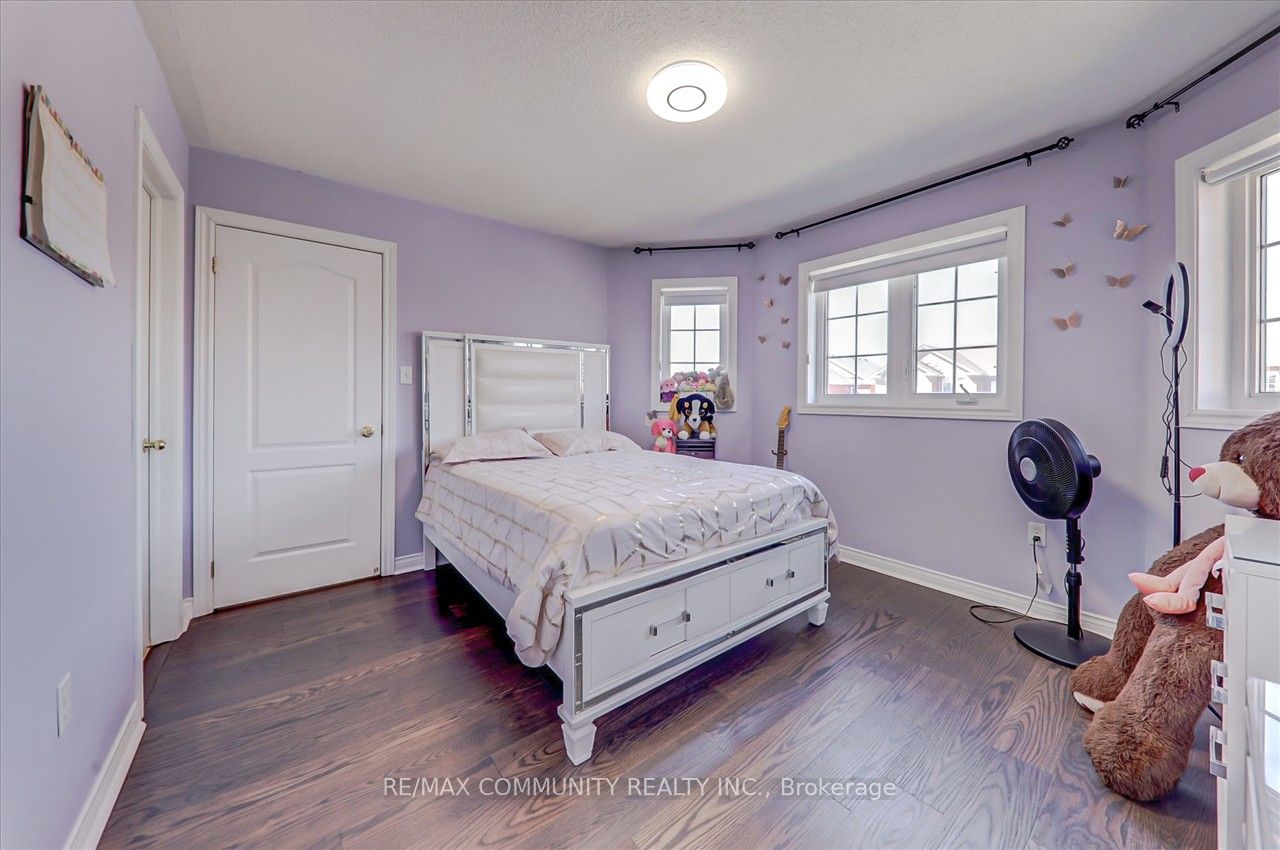 871 Black Cherry Dr