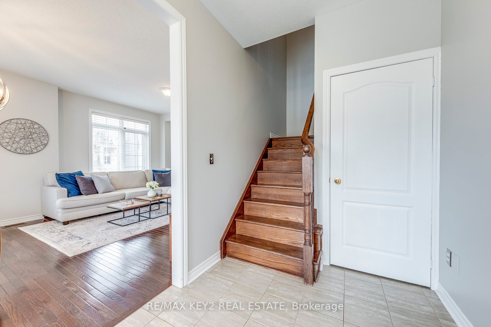 2424 Earl Grey Ave