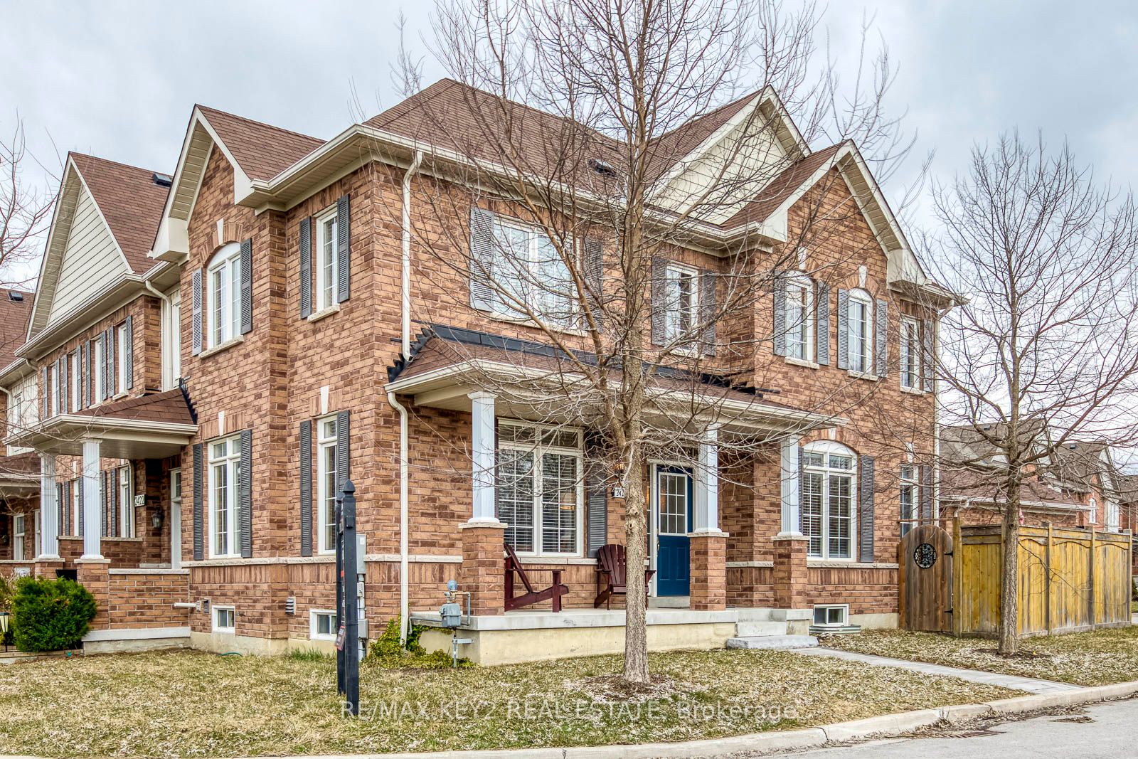 2424 Earl Grey Ave