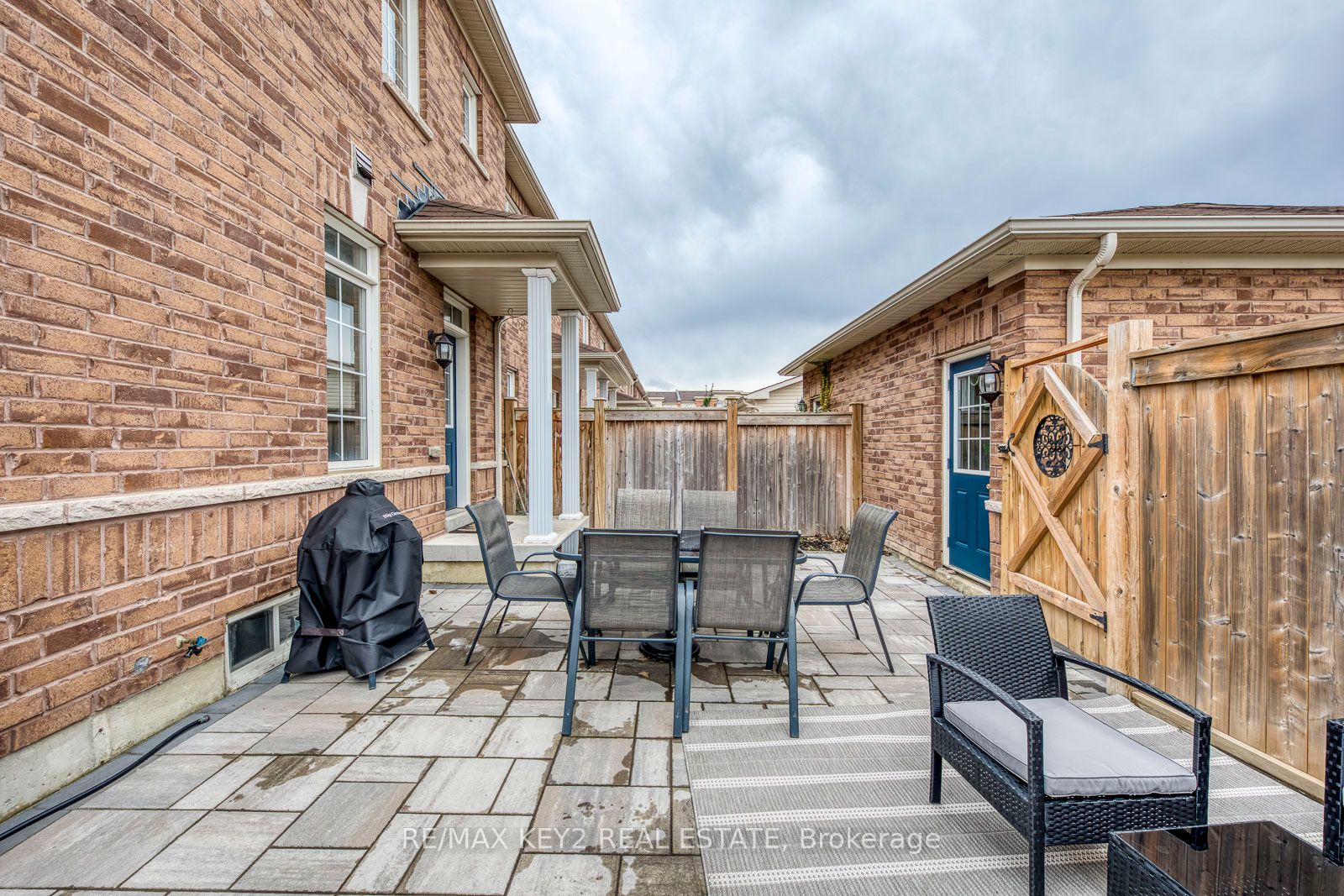 2424 Earl Grey Ave