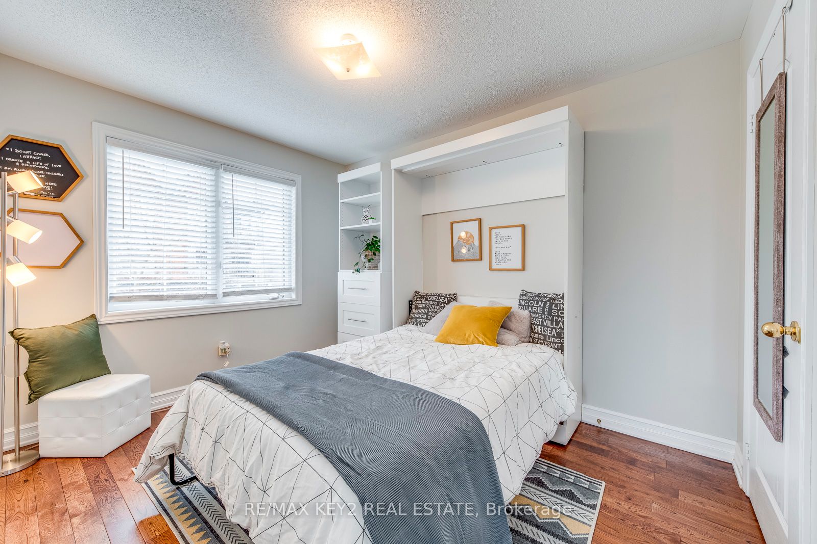 2424 Earl Grey Ave