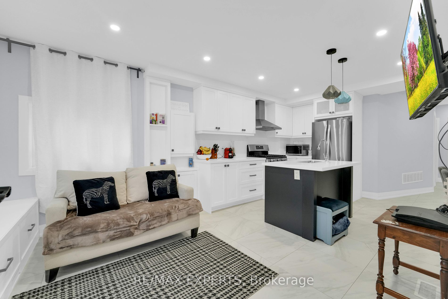 434 Victoria Park Avenue