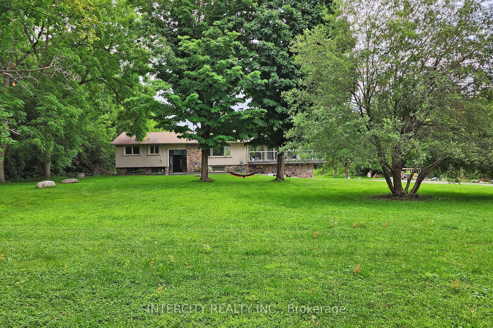3505 Cochrane Street