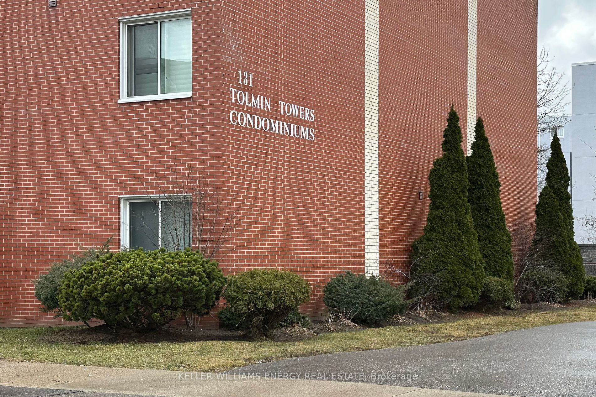 131 Taunton Road E #204