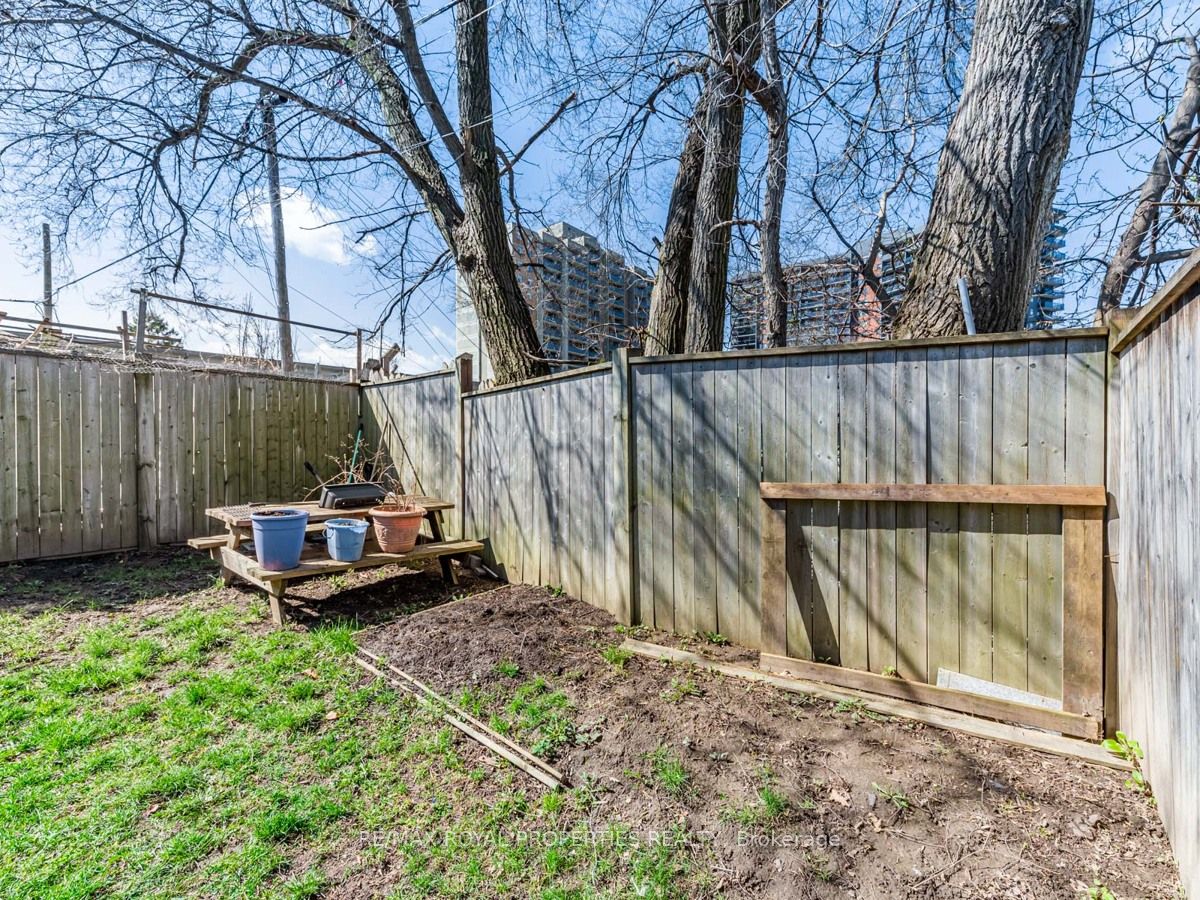 32 St Dunstan Drive