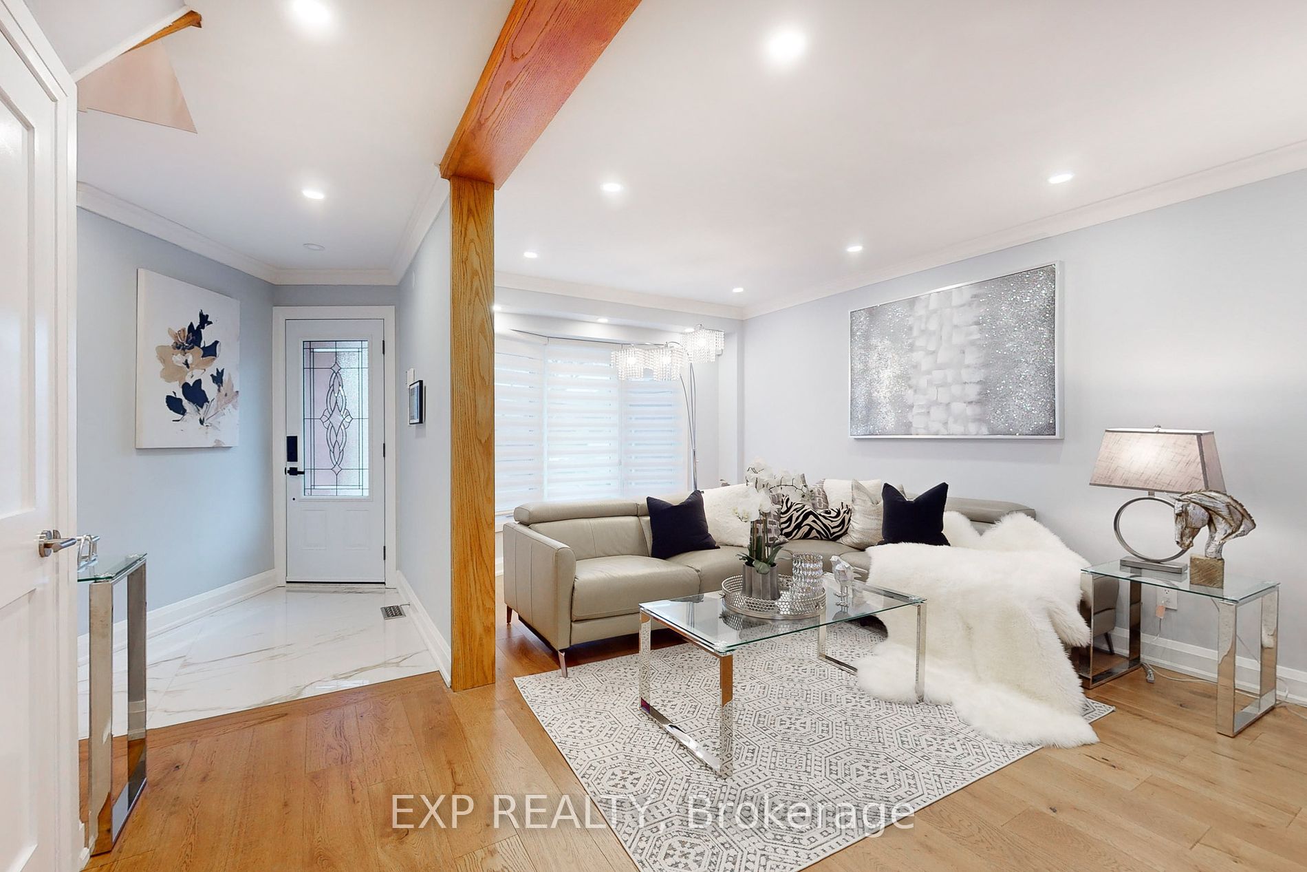 1025 Benton Cres