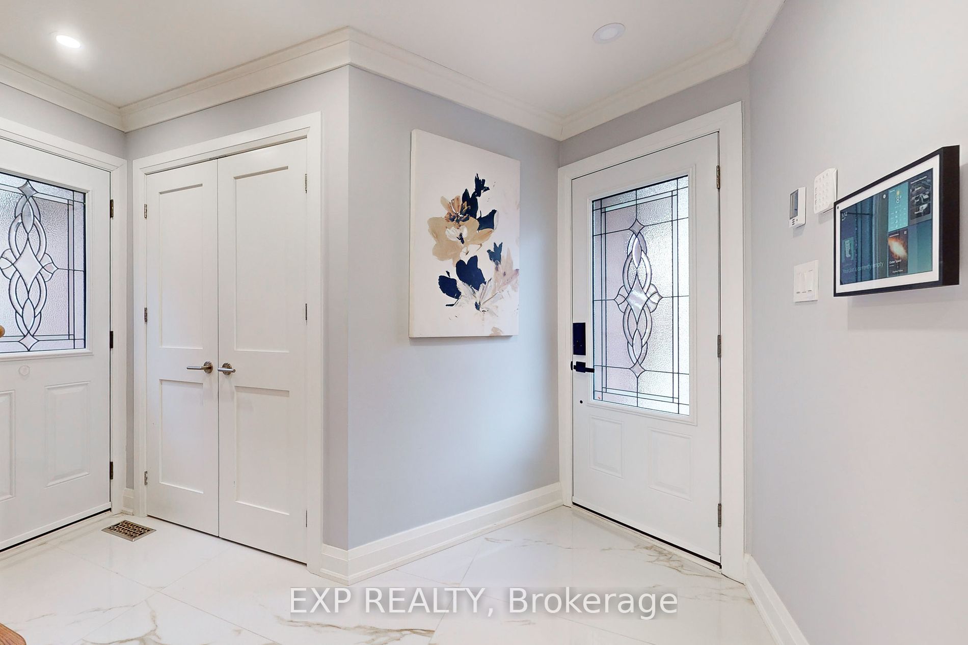 1025 Benton Cres