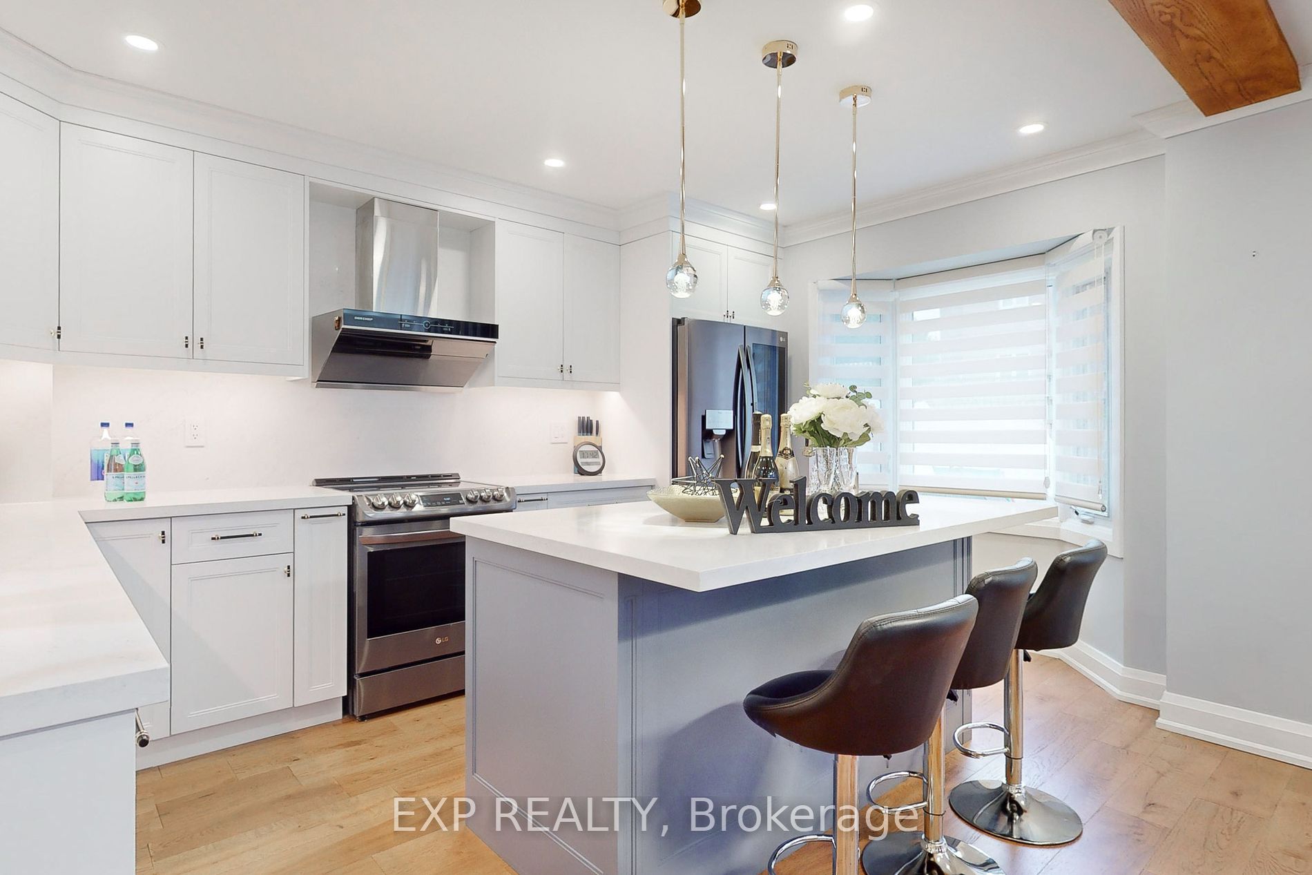 1025 Benton Cres