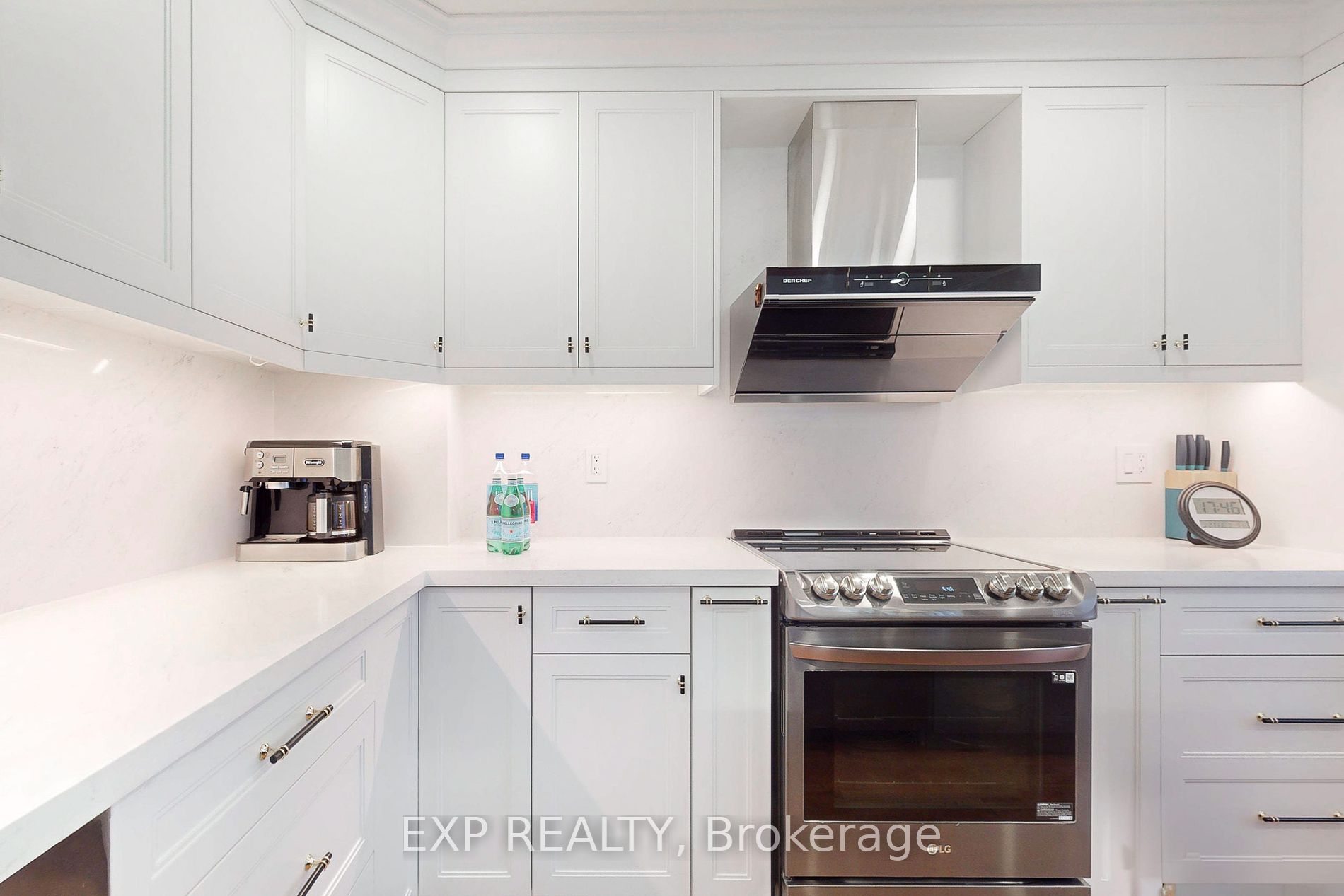 1025 Benton Cres