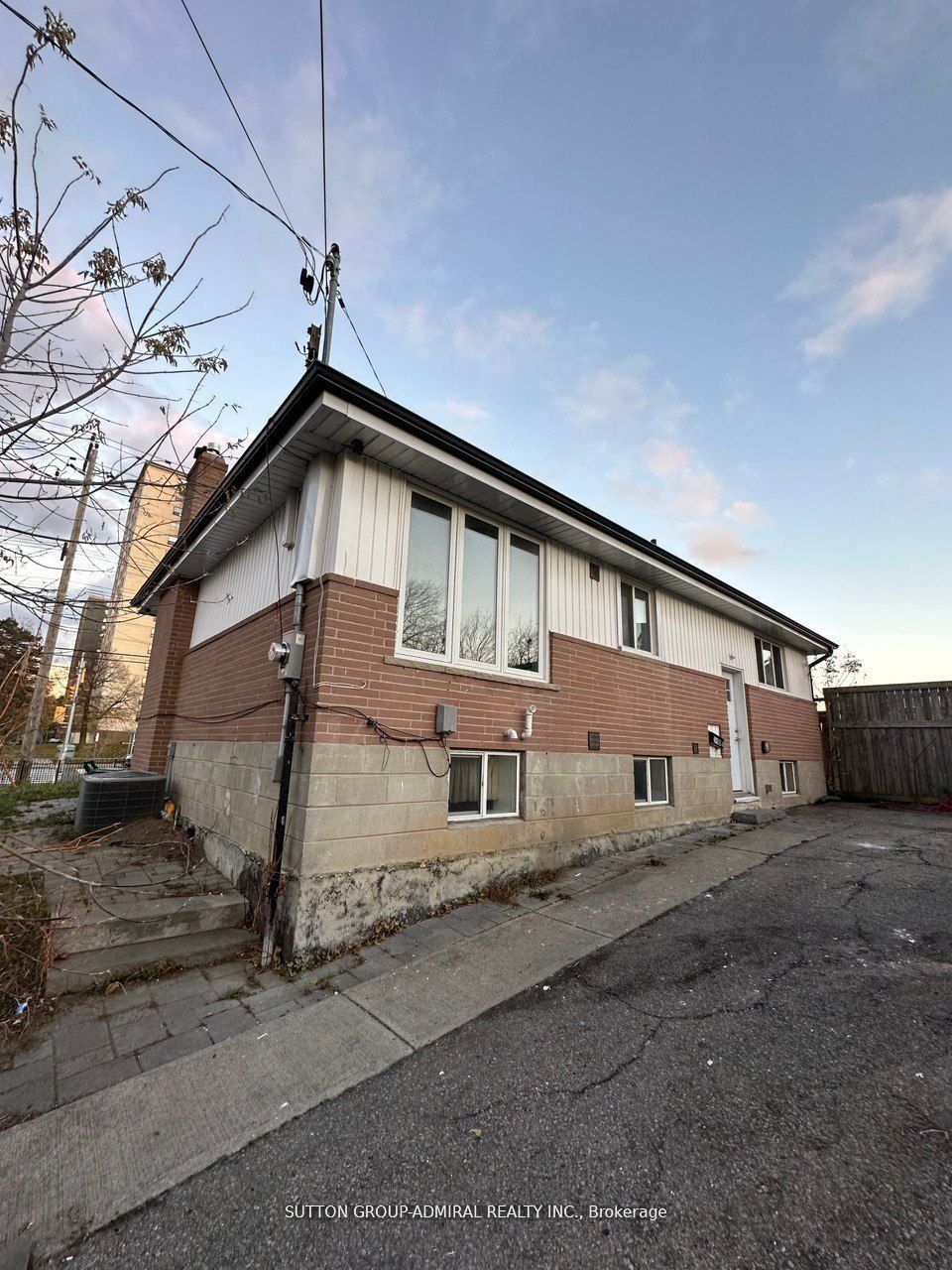 240 Markham Road, #Main