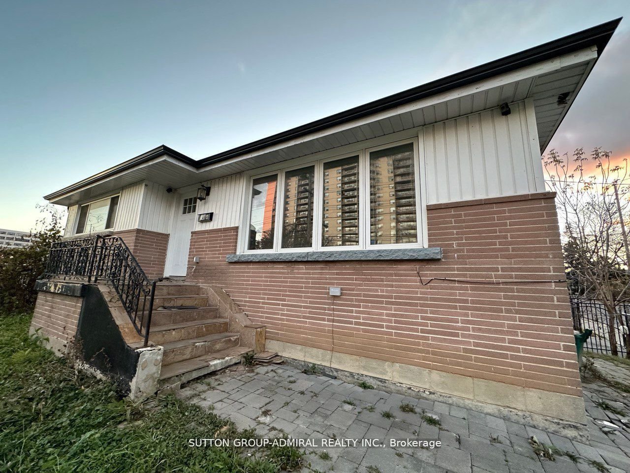240 Markham Road, #Main