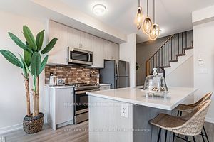 2550 Castlegate Crossing, #220