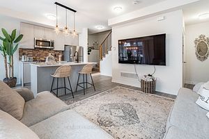 2550 Castlegate Crossing, #220