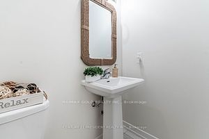 2550 Castlegate Crossing, #220