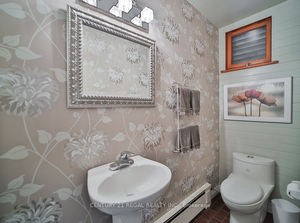 56 Somerdale Sq