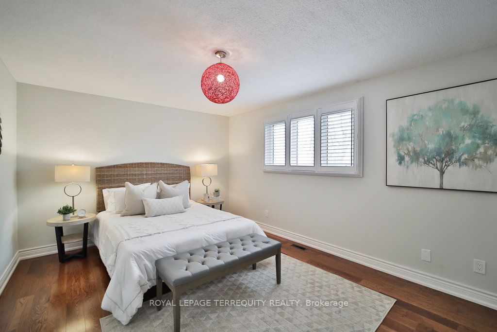 16 Mansfield Cres