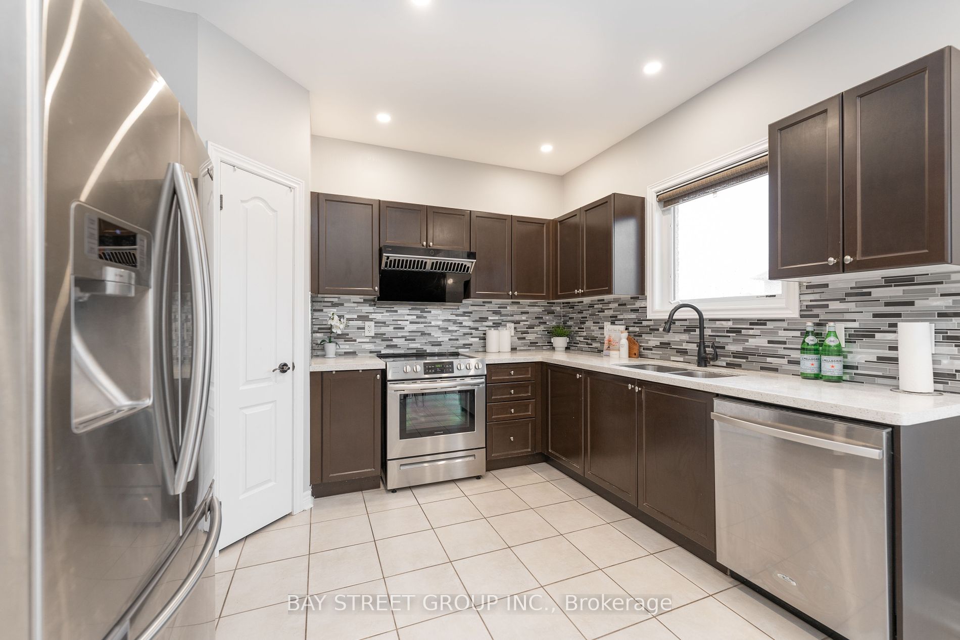 11 Luce Dr