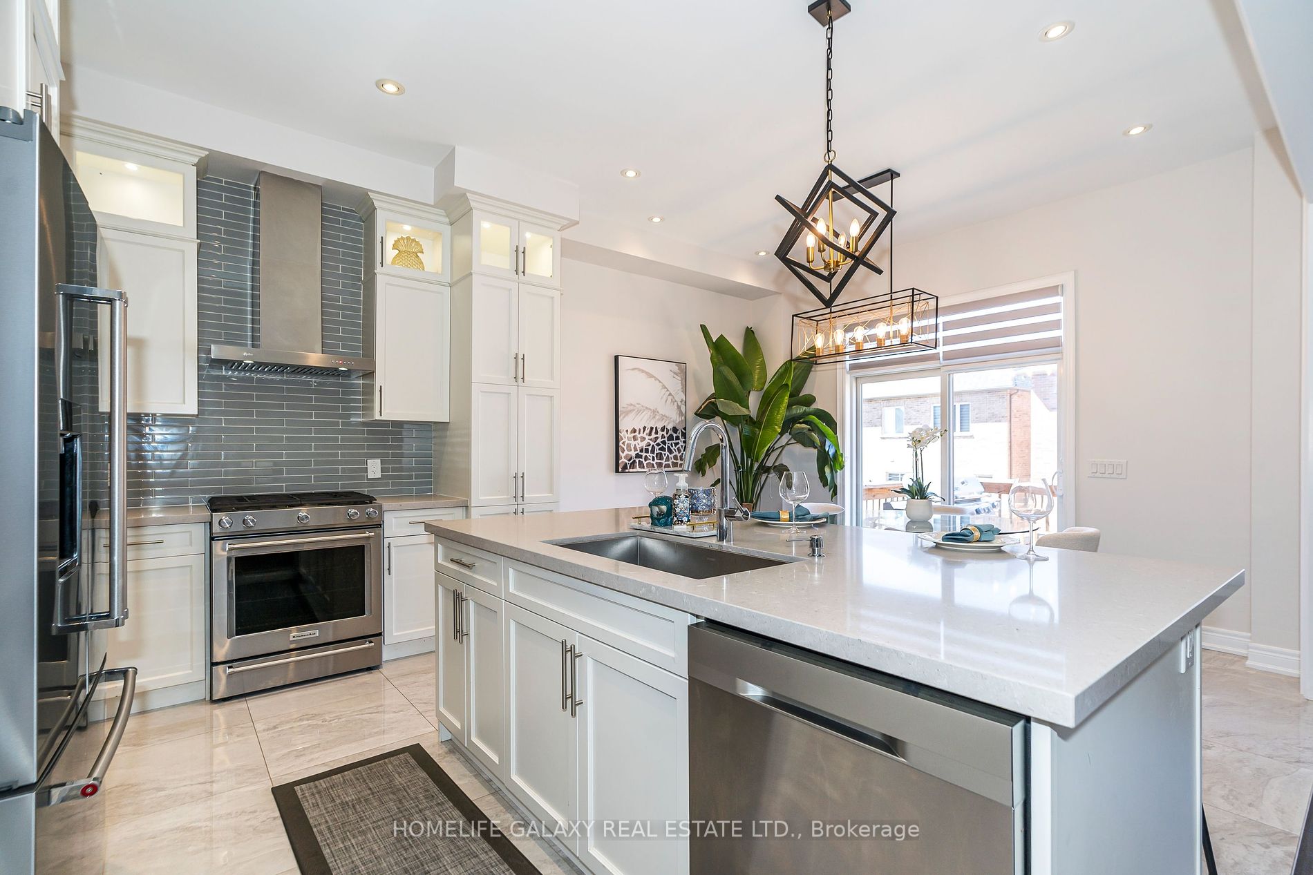 65 St Ives Crescent