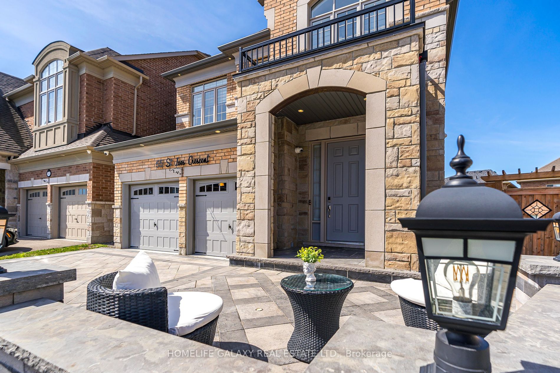 65 St Ives Crescent