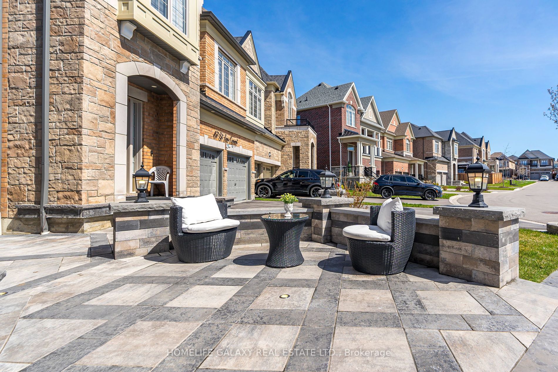 65 St Ives Crescent