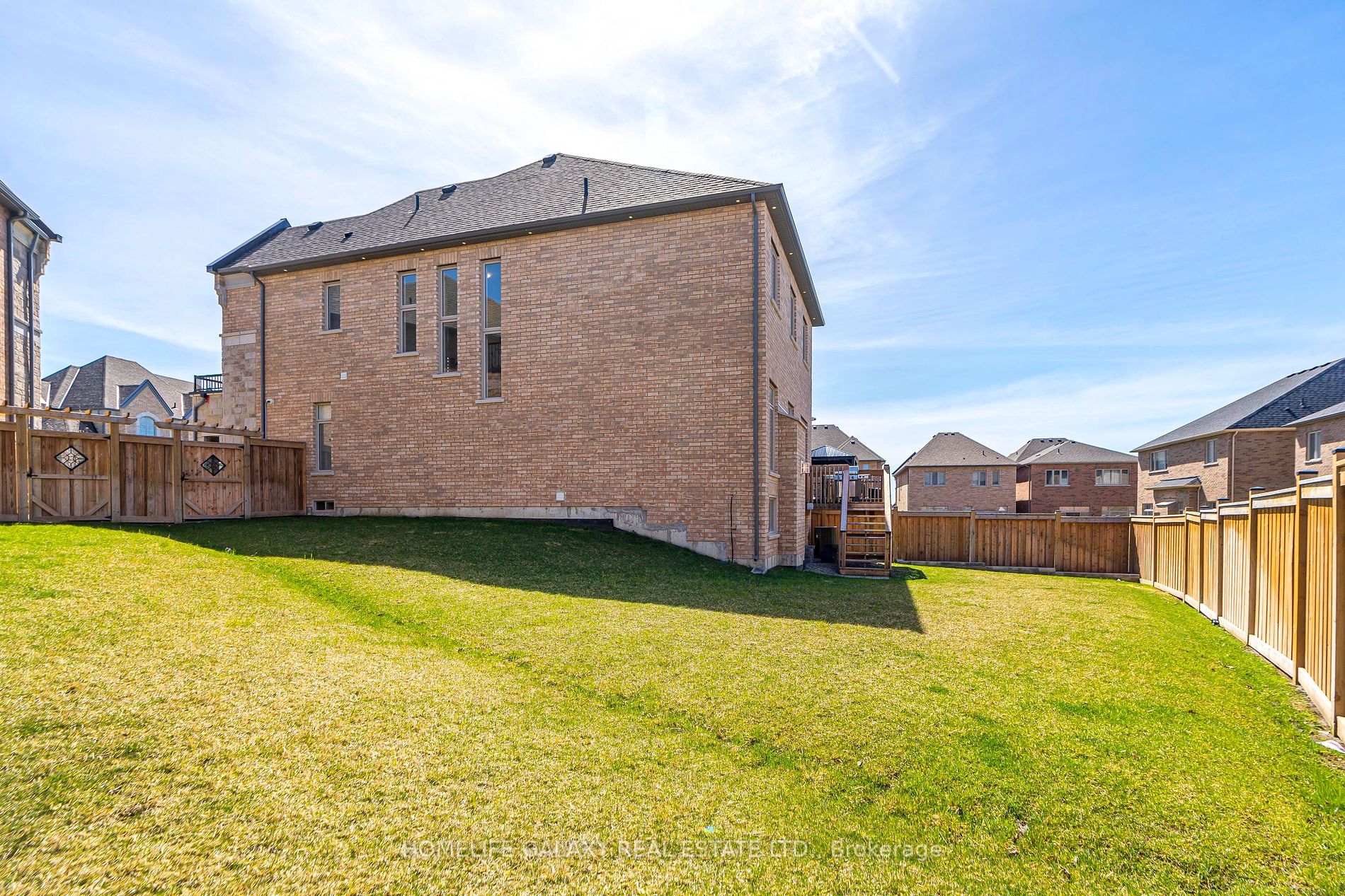 65 St Ives Crescent