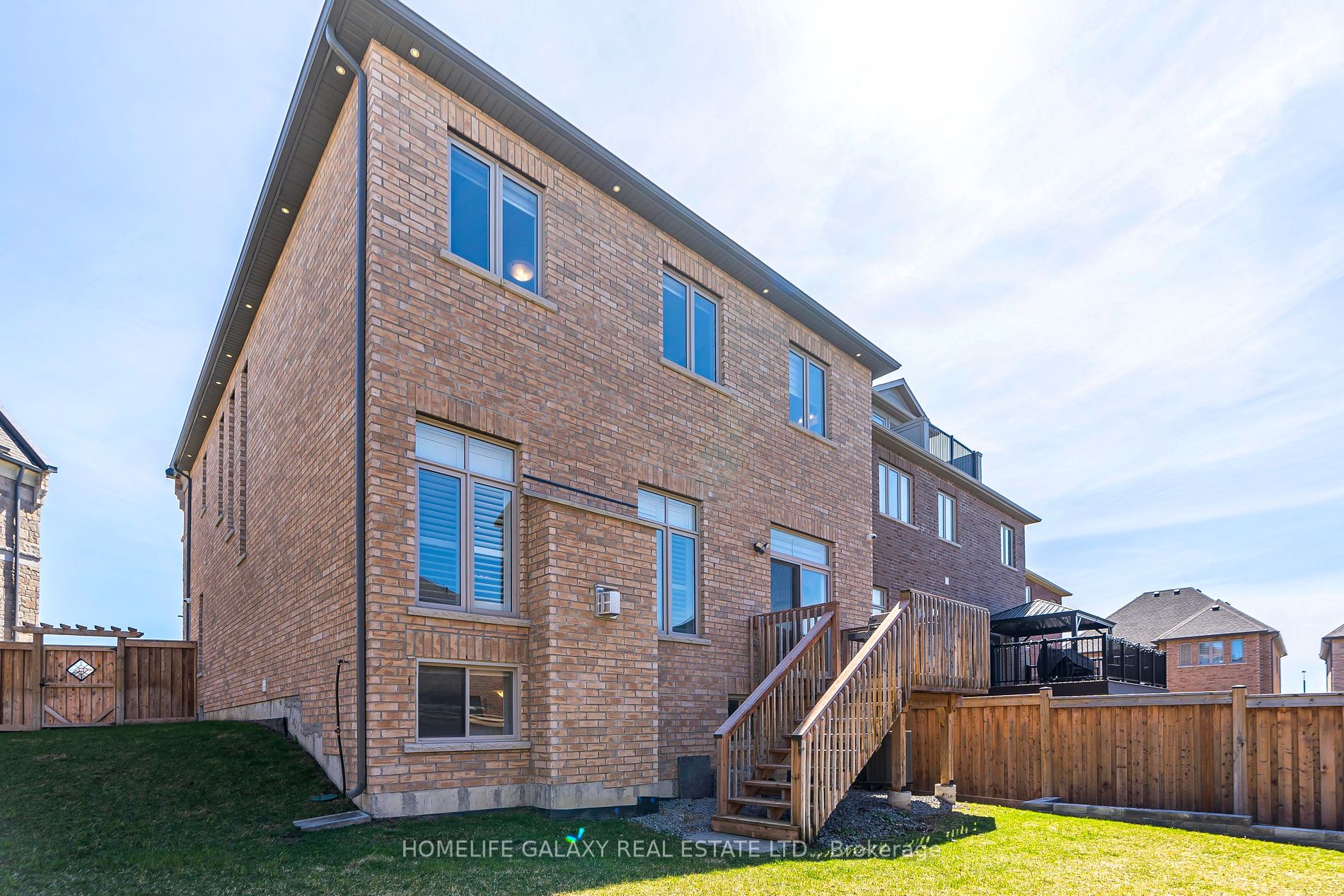 65 St Ives Crescent