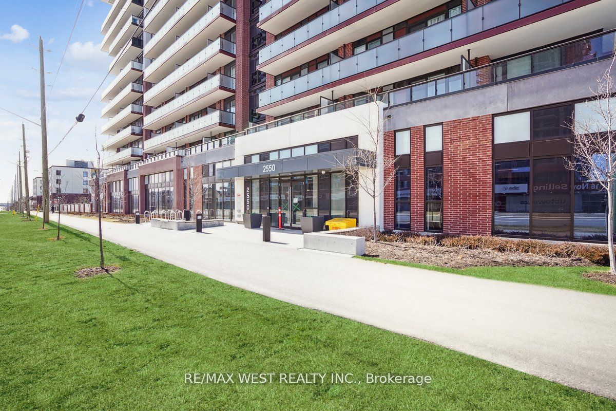 2550 Simcoe Street N #2003