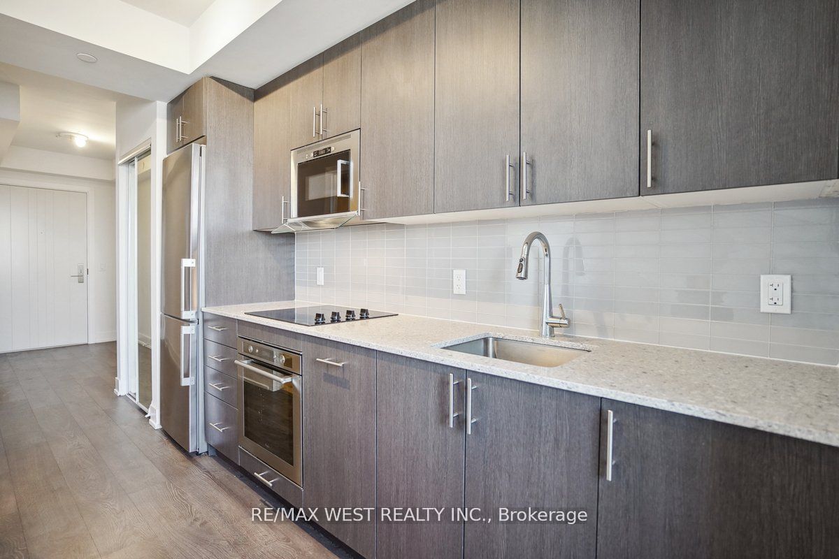 2550 Simcoe Street N #2003