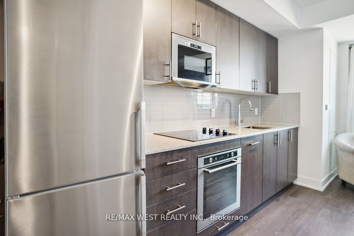 2550 Simcoe Street N #2003