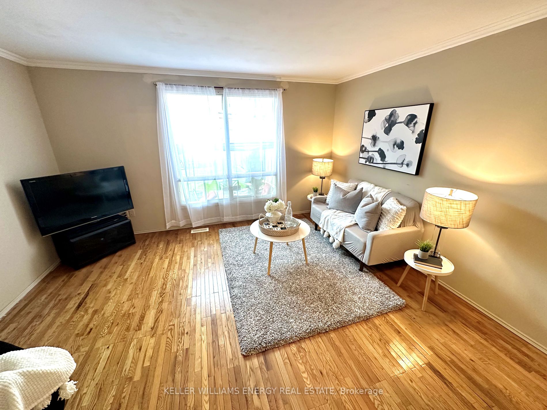 1133 Ritson Road N, #108