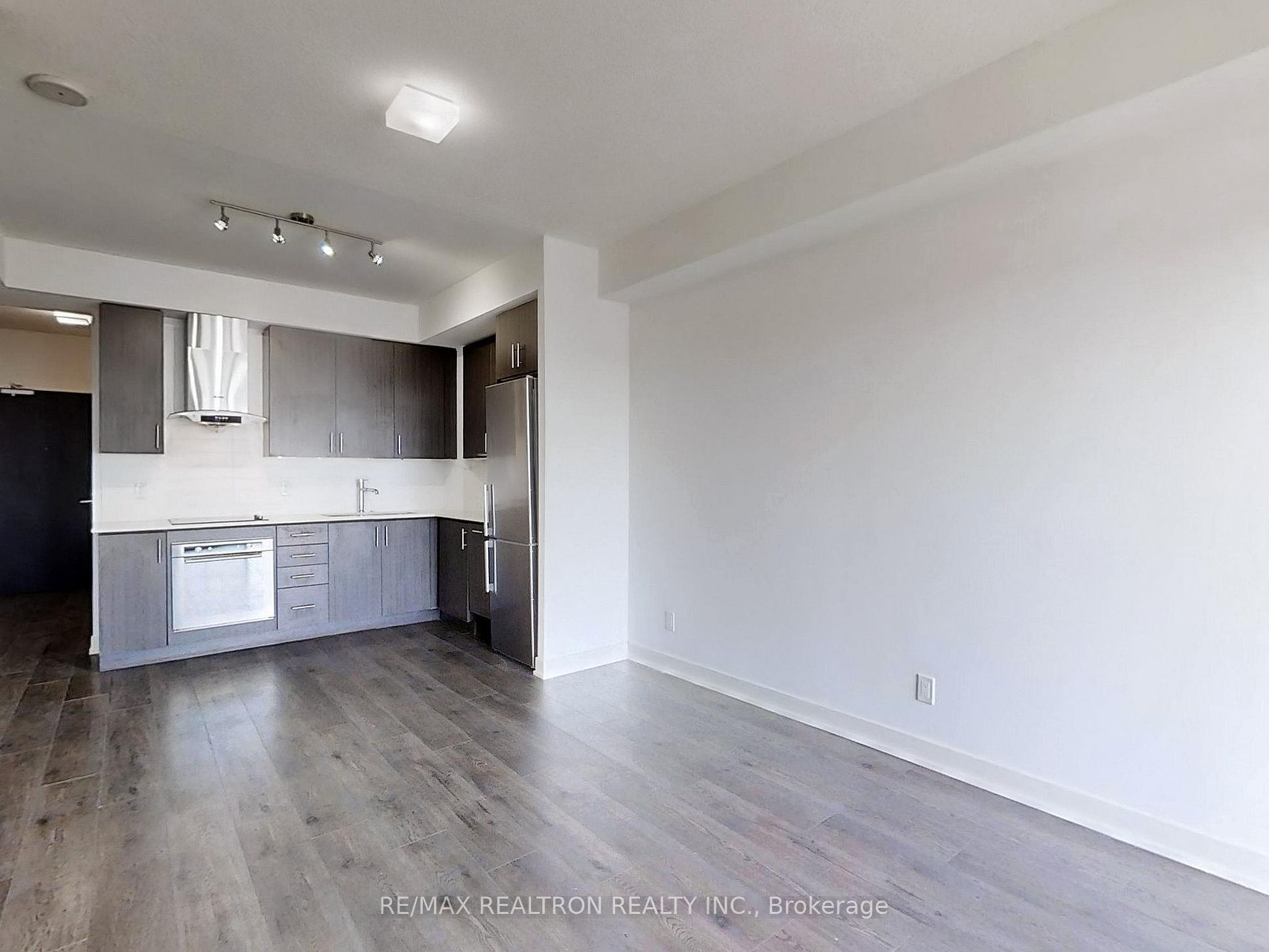 195 Bonis Avenue, #2109