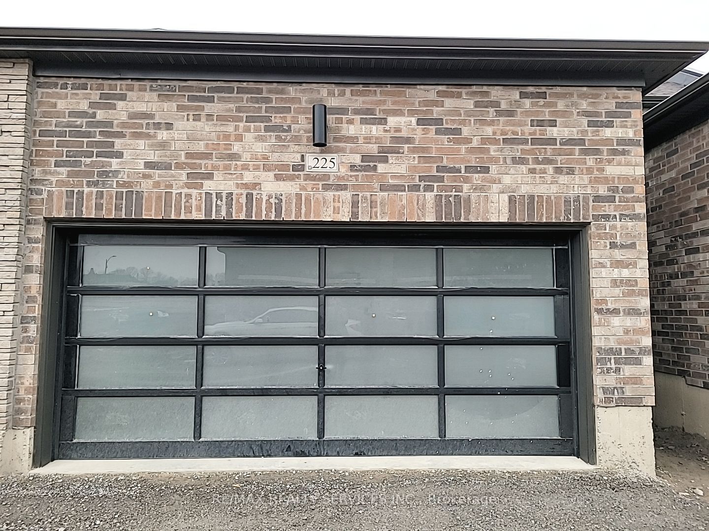225 Coronation Road