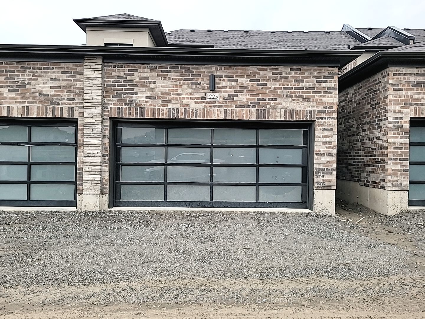 225 Coronation Road