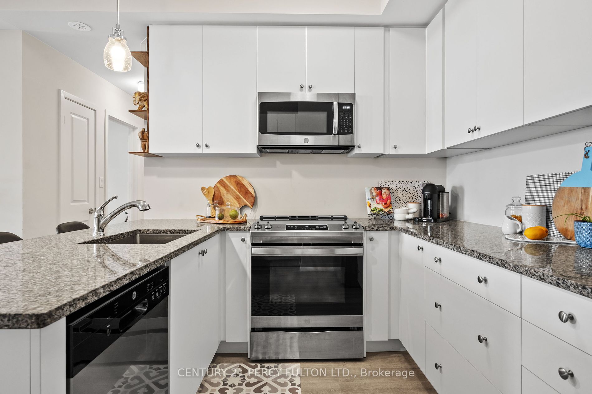 2550 Castlegate Crossing, #207