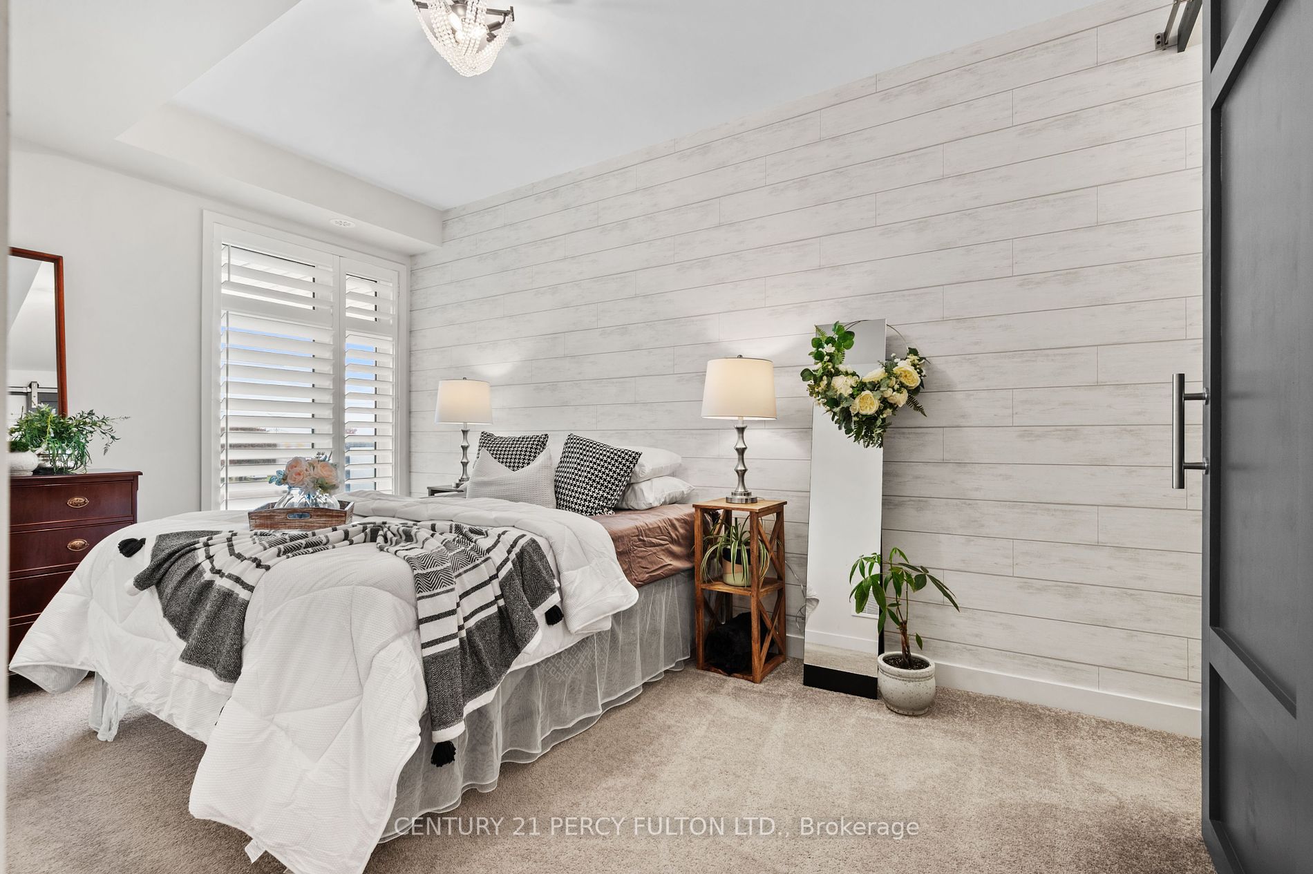 2550 Castlegate Crossing, #207