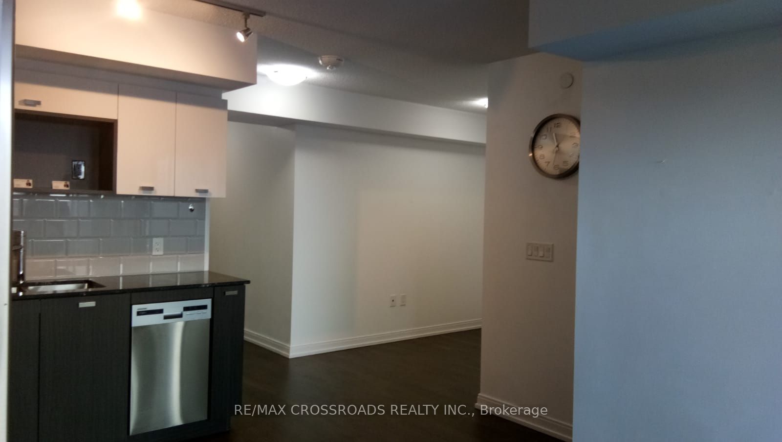 275 Village Green Square #525