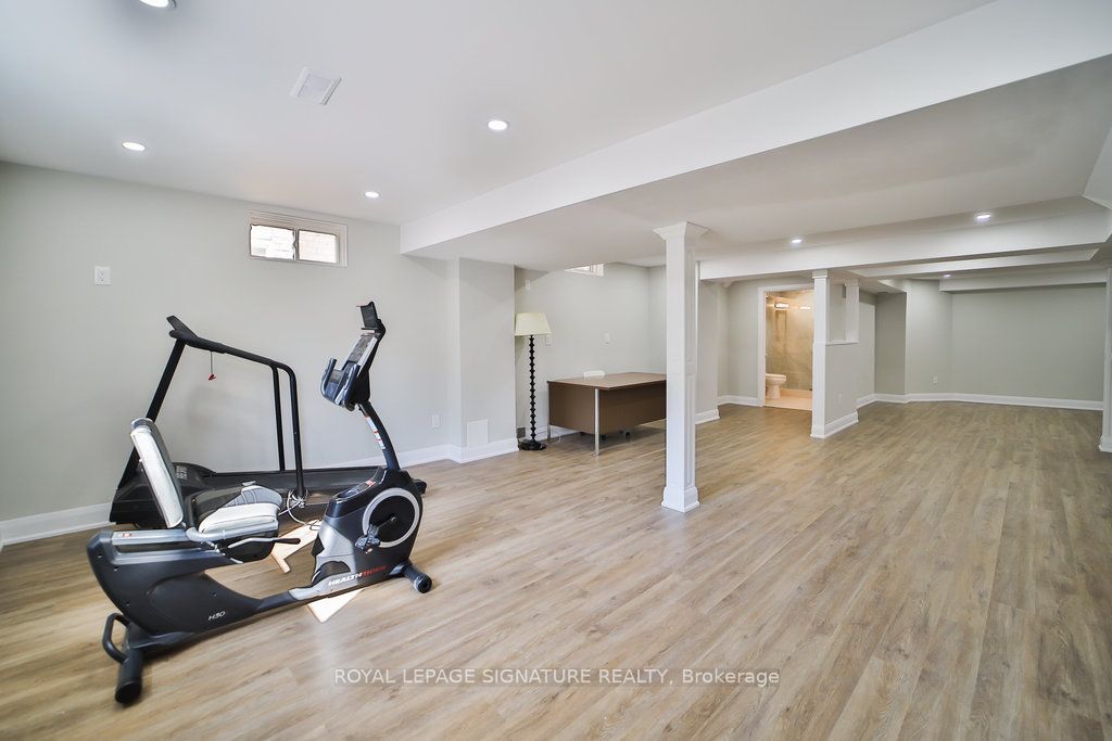 1446 Sandhurst Crescent