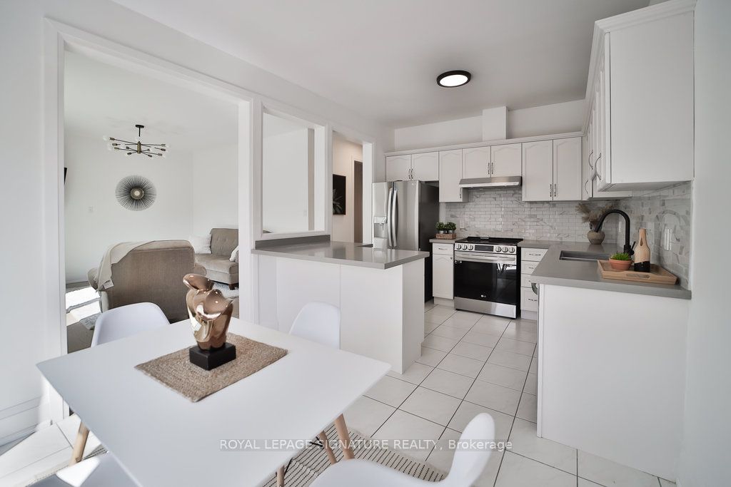 1446 Sandhurst Crescent