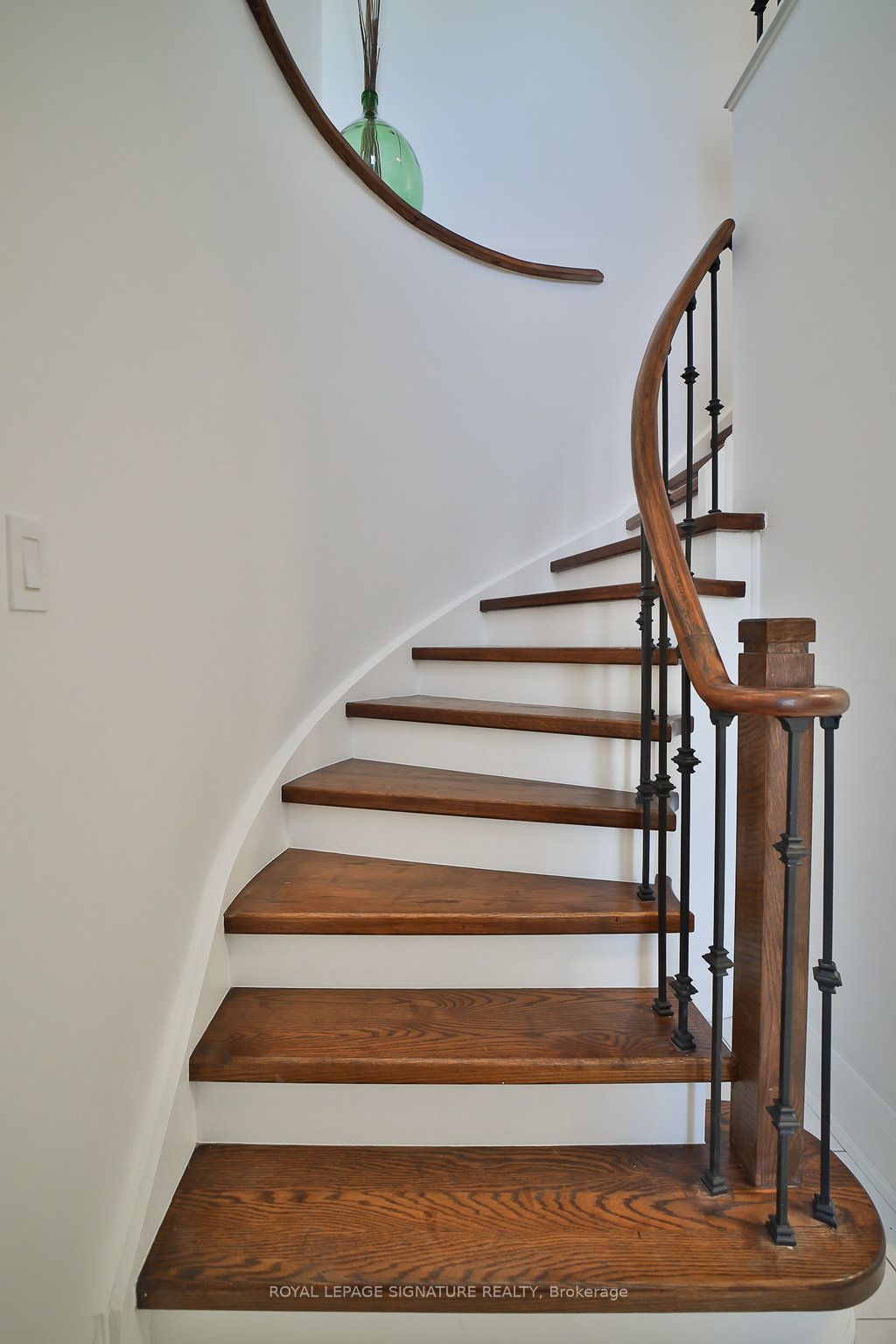 1446 Sandhurst Crescent