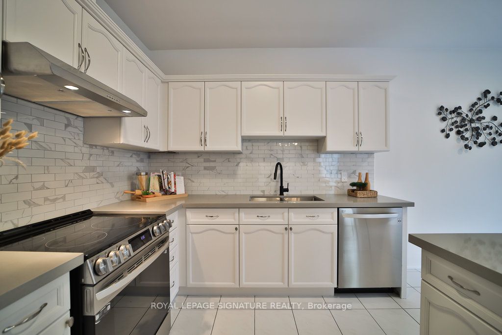 1446 Sandhurst Crescent