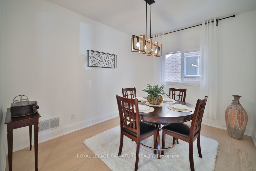 1446 Sandhurst Crescent