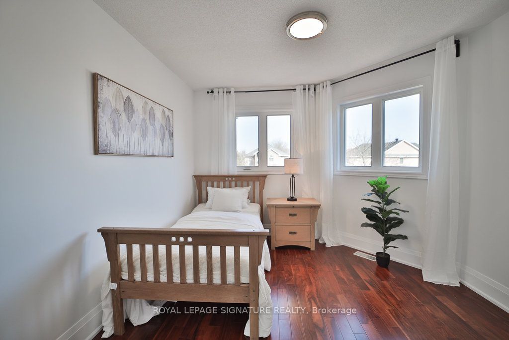 1446 Sandhurst Crescent