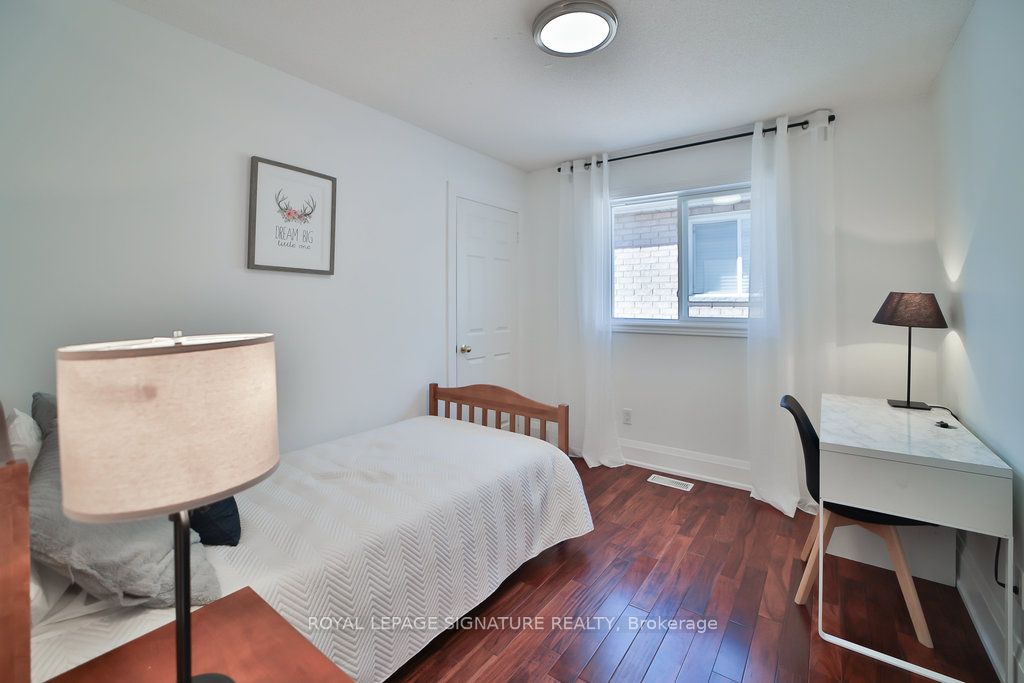 1446 Sandhurst Crescent