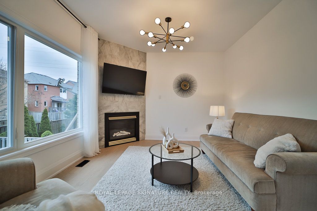 1446 Sandhurst Crescent