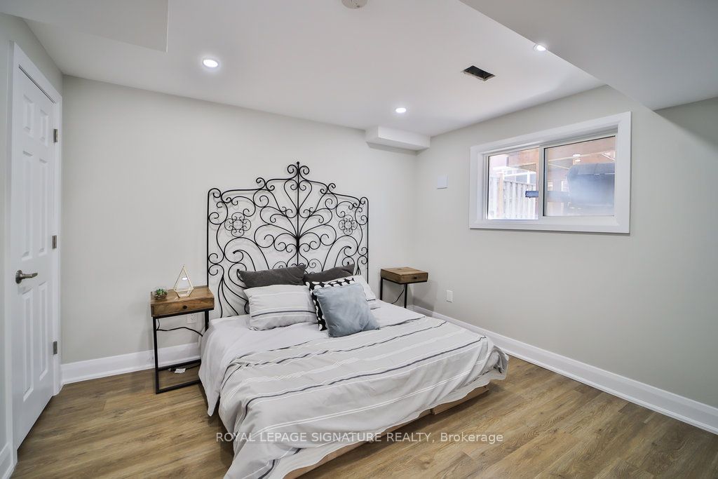 1446 Sandhurst Crescent