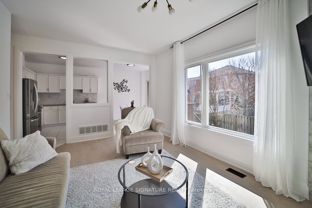 1446 Sandhurst Crescent