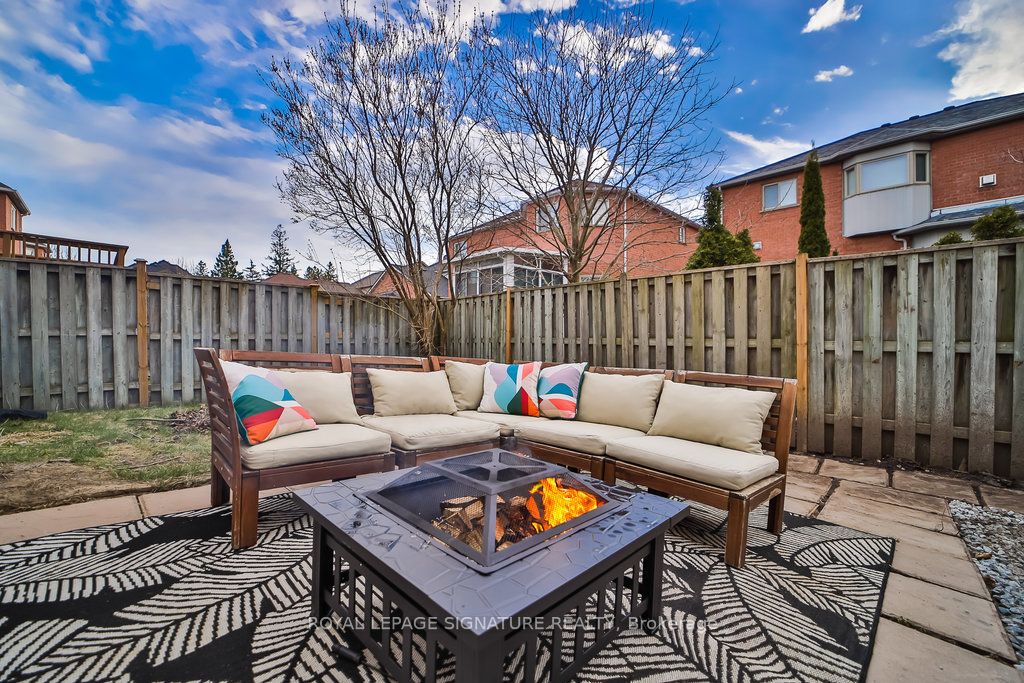 1446 Sandhurst Crescent