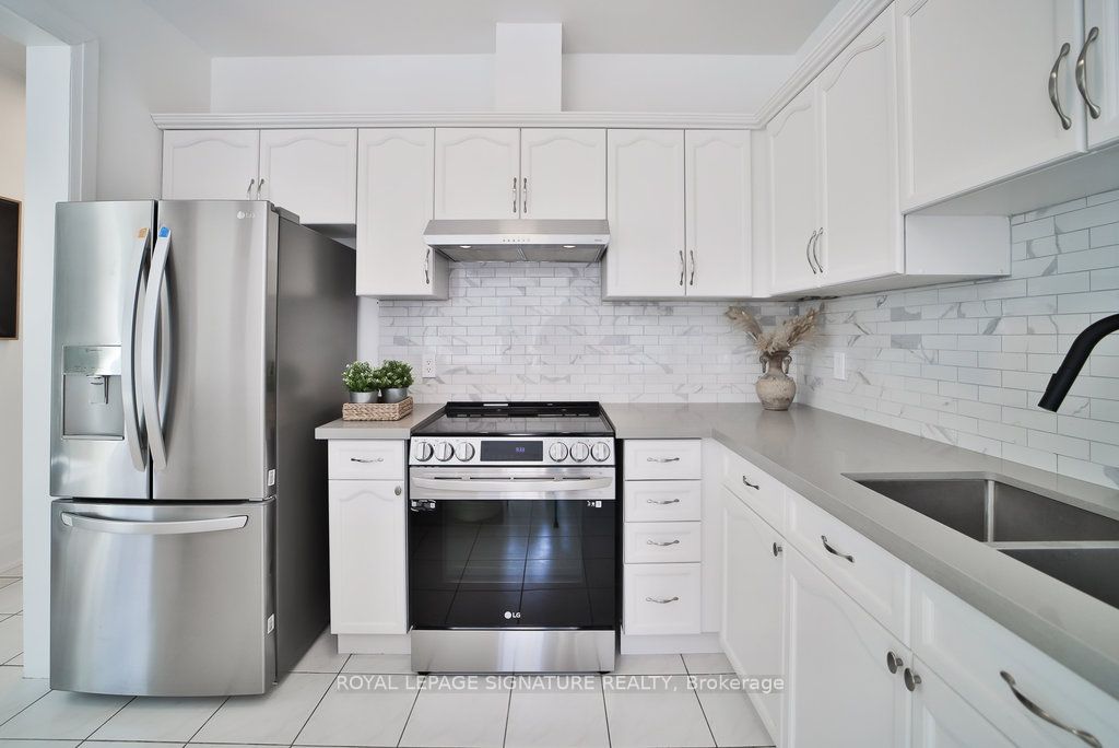 1446 Sandhurst Crescent
